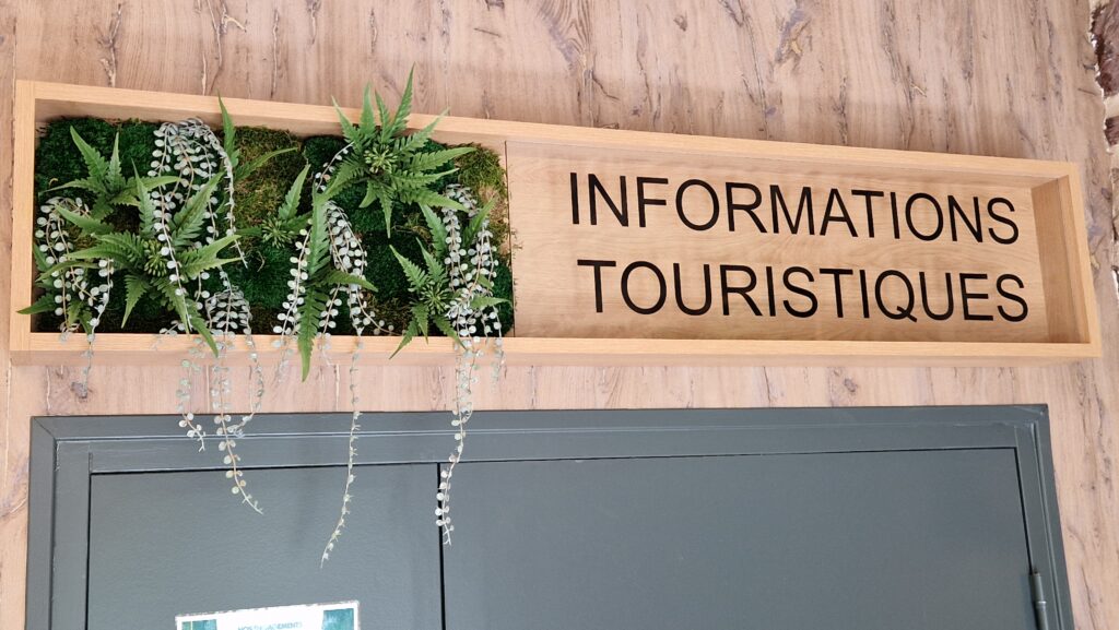 Office de Tourisme de Trehorenteuc - Aménagement de la boutique